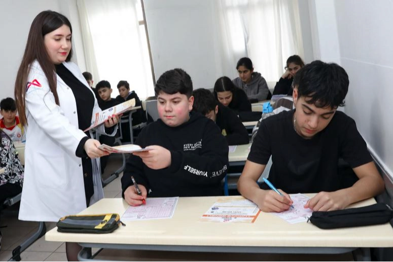 Mersin&rsquo;de &ouml;ğrencilere sınav yolunda b&uuml;y&uuml;k destek