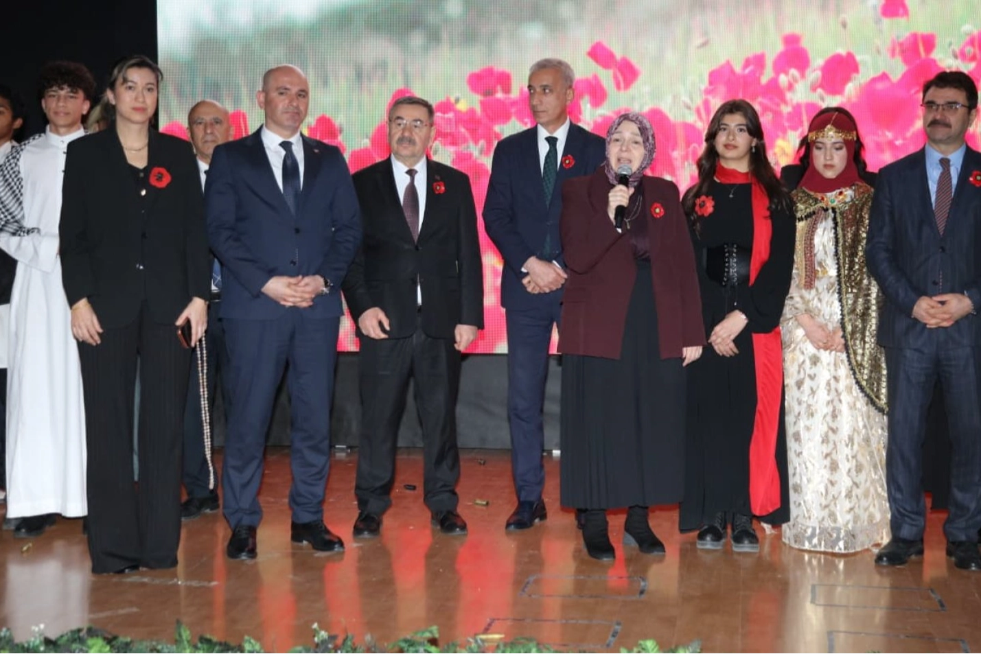 Ankara'da lise &ouml;ğrencileri &Ccedil;anakkale ruhunu sahneye taşıdı