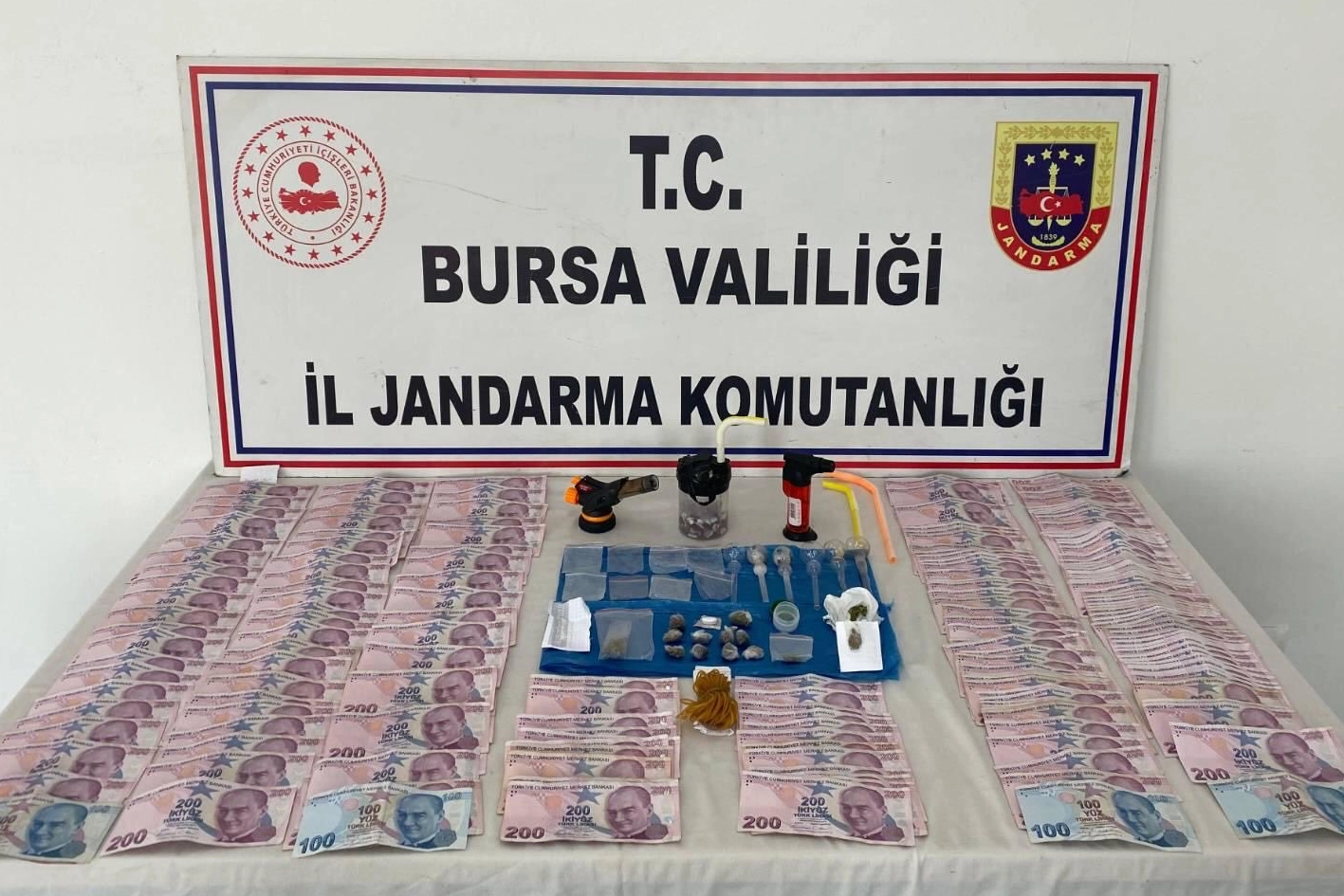 Bursa&rsquo;da ara&ccedil;taki zuladan &ccedil;ok sayıda madde &ccedil;ıktı