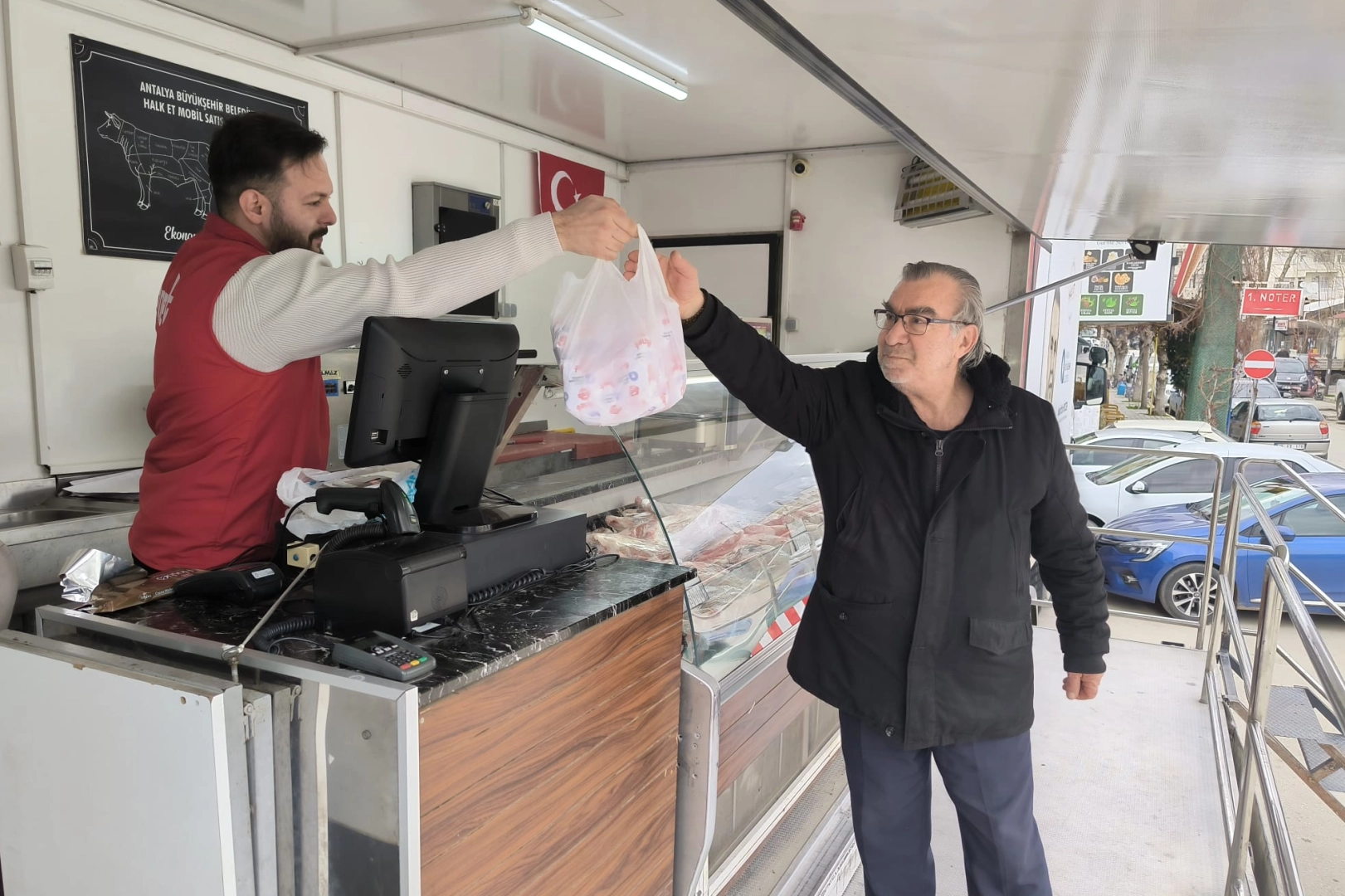 Antalya'da sağlıklı ve uygun fiyatlı et her g&uuml;n farklı il&ccedil;ede
