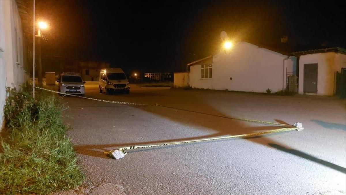 Sakarya'da kavgada bı&ccedil;aklanan kişi &ouml;ld&uuml;