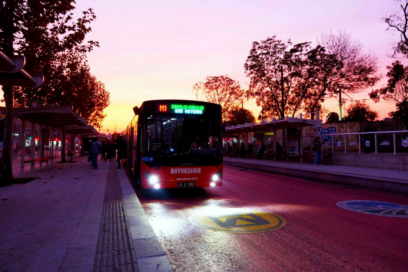 Sakarya&rsquo;da metrob&uuml;slerde yeni d&uuml;zenleme