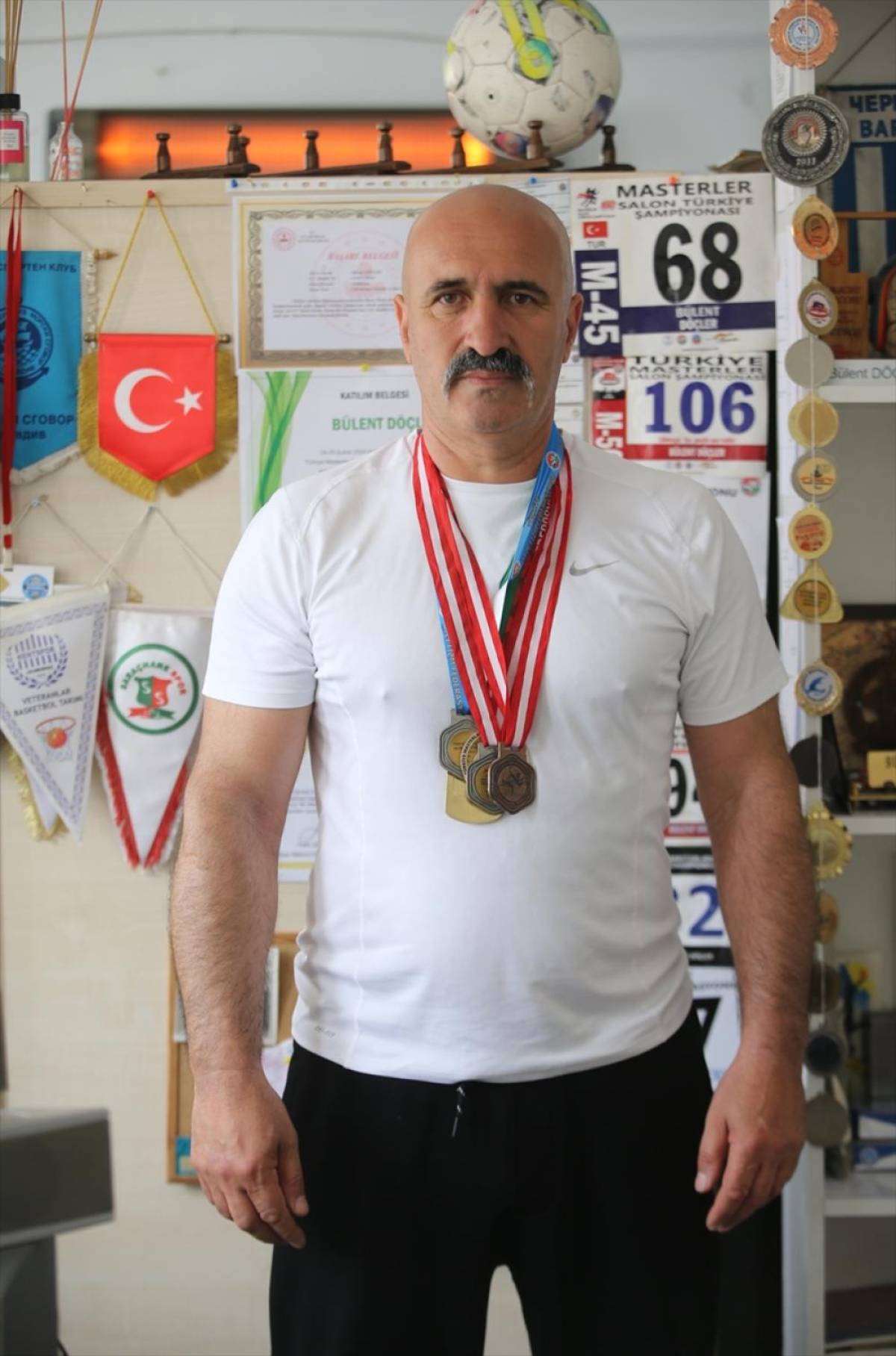 Gülle atmada 4 kez Türkiye şampiyonu olan sporcunun gözü uluslararası başarılarda