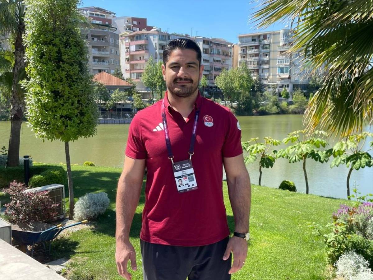 Kadın milli g&uuml;reş&ccedil;iler, Avrupa Şampiyonası'nda performanslarıyla g&ouml;z doldurdu