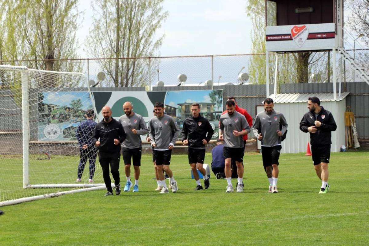 Play-off ma&ccedil;larına hazırlanan Elazığspor'un hedefi Trendyol 1. Lig'e y&uuml;kselmek