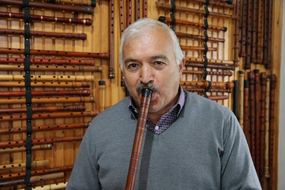 "Yaşayan İnsan Hazinesi" Tokatlı Yaşar G&uuml;&ccedil; 85 yıllık aile mesleği kavalcılığı yaşatıyor