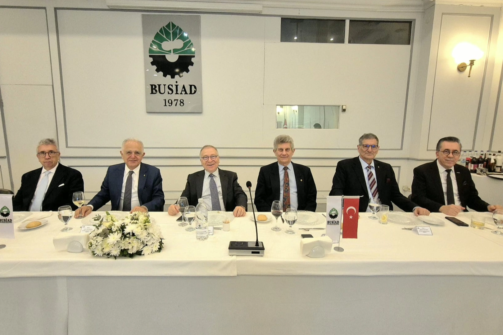 BUSİAD: D&uuml;nya tehlikeli eşikten ge&ccedil;iyor