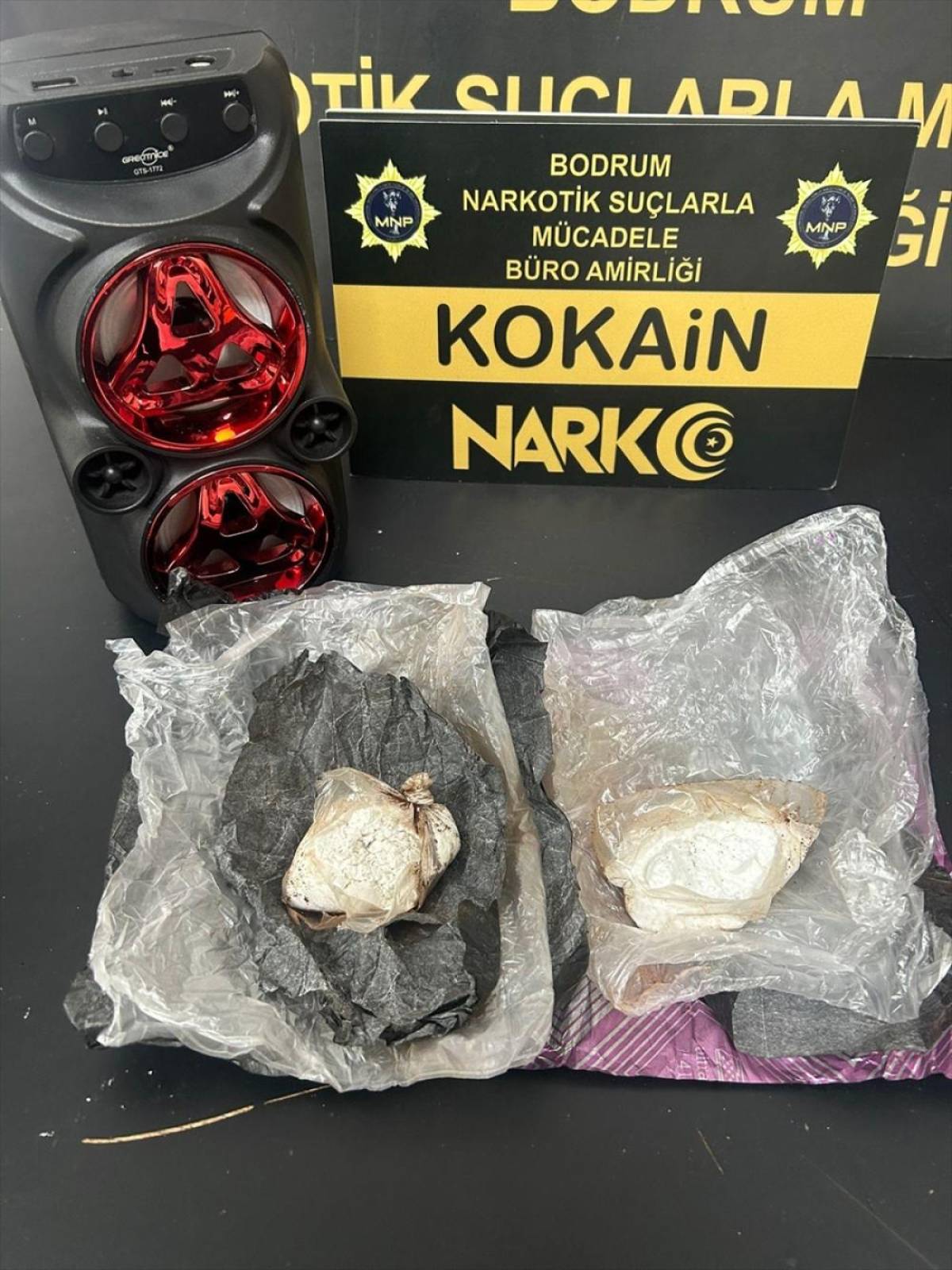 Muğla'da kargo paketinde 75 gram kokain ele ge&ccedil;irildi