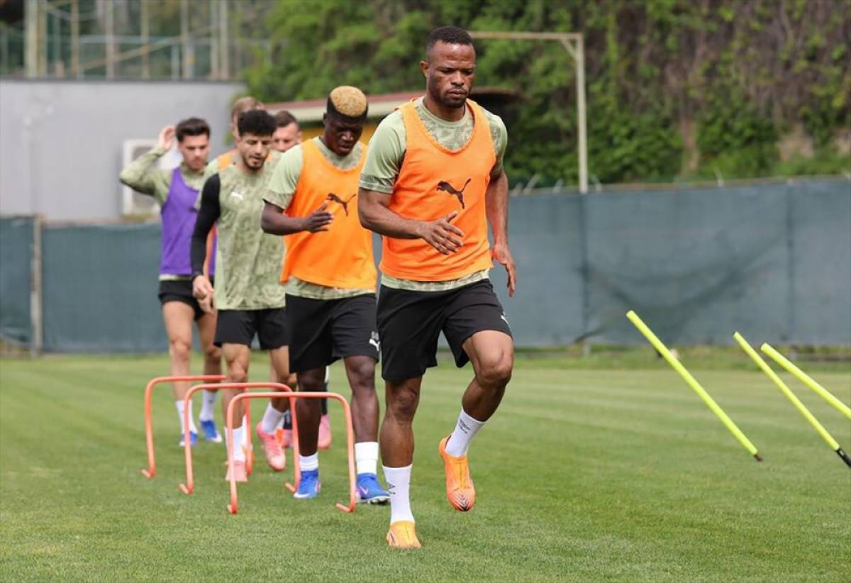 Alanyaspor, Antalyaspor ma&ccedil;ının hazırlıklarına başladı