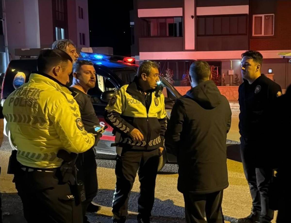 Karab&uuml;k'te polisin "dur" ihtarına uymayan ehliyetsiz s&uuml;r&uuml;c&uuml; kovalamacayla yakalandı