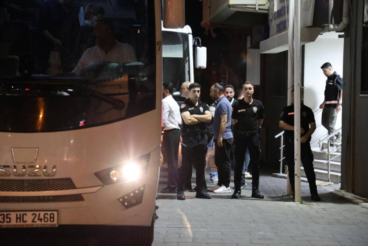 Seferihisar Belediyesine y&ouml;nelik soruşturmada Belediye Başkanı Yetişkin ve 19 ş&uuml;pheli adliyede