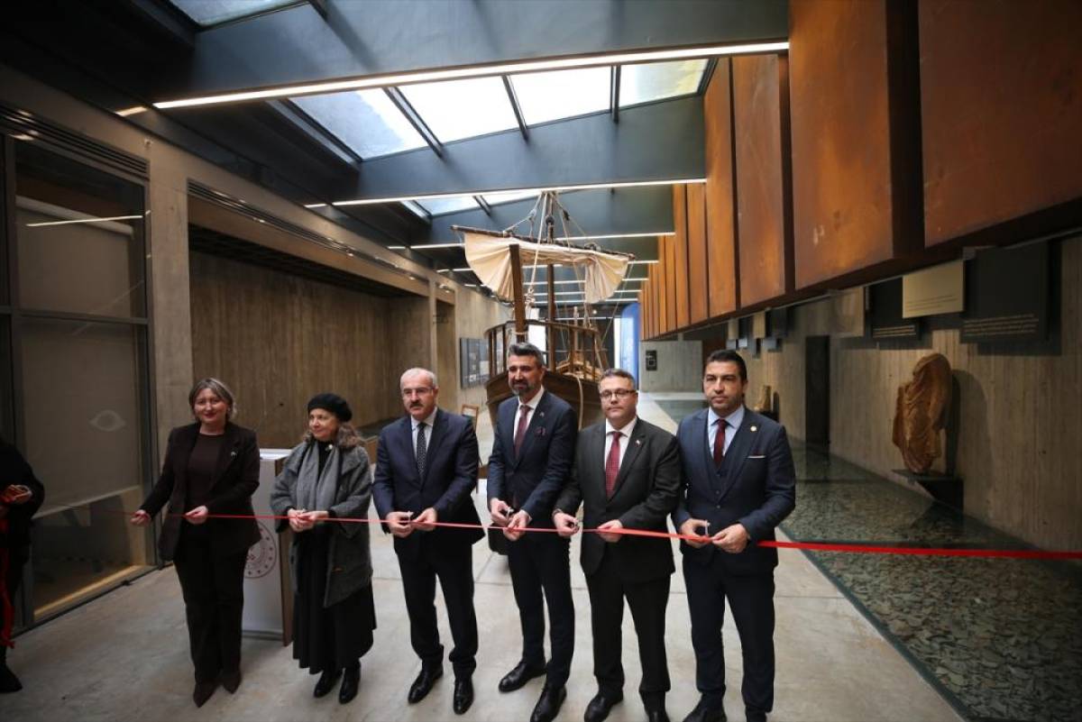 &Ccedil;anakkale'de Troya M&uuml;zesi Denizcilik Sergi Alanı a&ccedil;ıldı