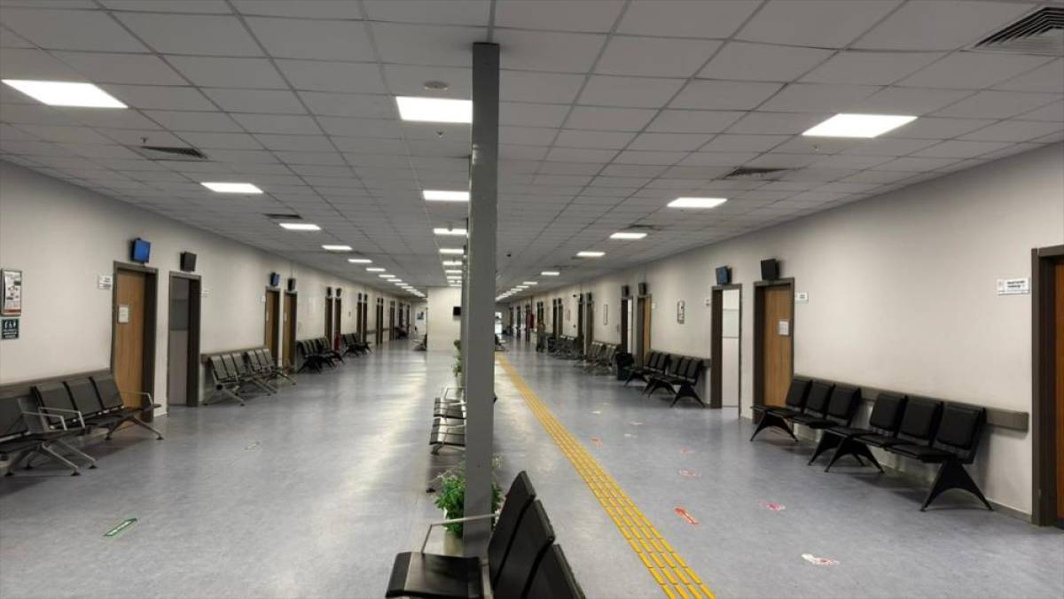 Sağanaktan etkilenen Defne Devlet Hastanesi tam kapasite hizmet vermeye başladı