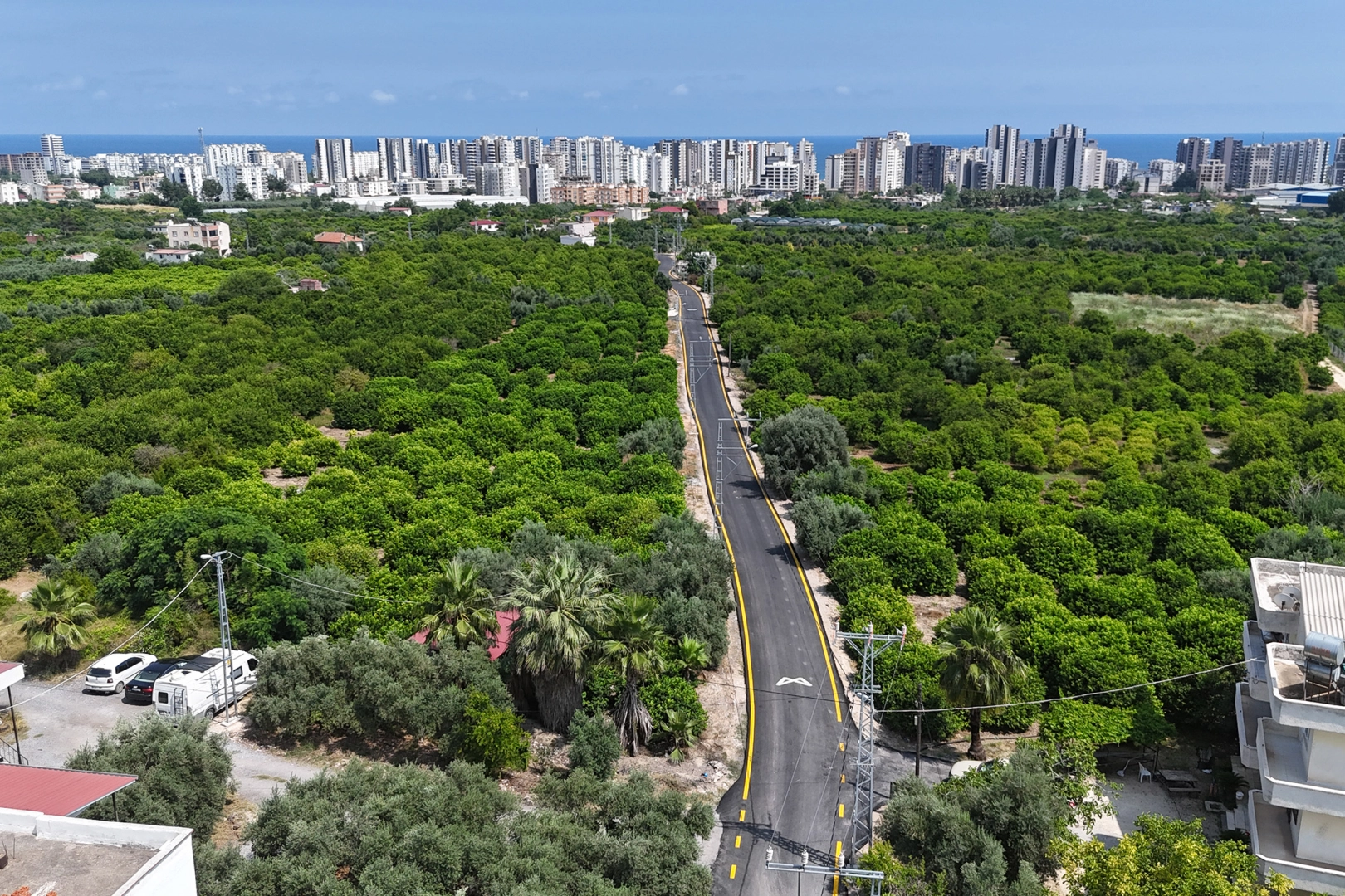 Mersin&rsquo;de Mezitli ve Toroslar&rsquo;da yollar yenilendi
