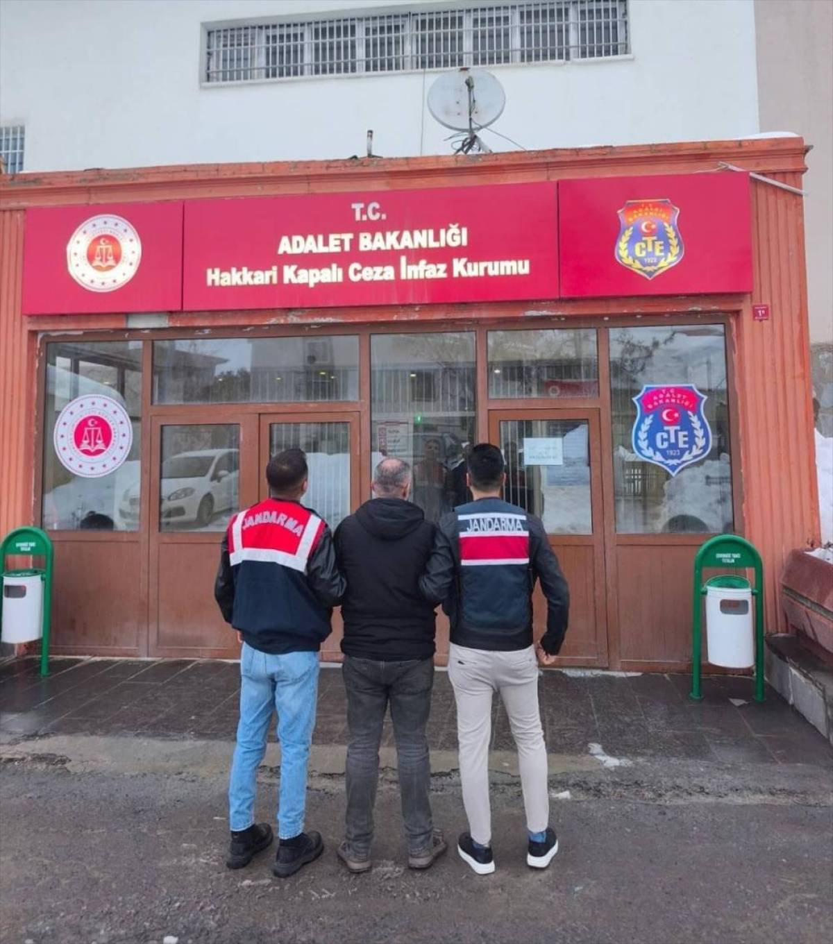 Hakkari'de firari dolandırıcılık h&uuml;k&uuml;ml&uuml;s&uuml; yakalandı