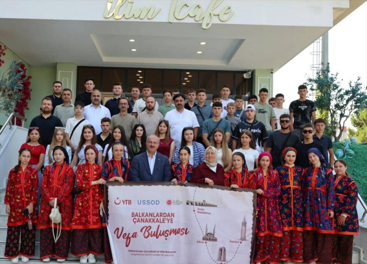 Balkanlar'da yaşayan T&uuml;rk gen&ccedil;leri ilk kez ana vatanla buluştu