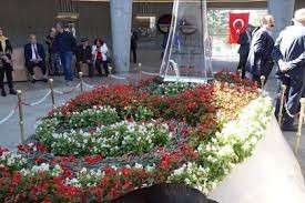 9. Cumhurbaşkanı Demirel, doğumunun 100. yılında mezarı başında anıldı