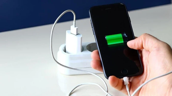 AB, 2027'de akıllı telefonlarda batarya değişimini kullanıcıya bırakıyor