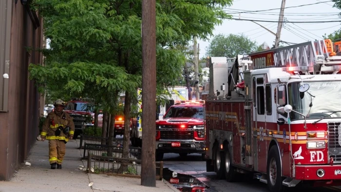 ABD'nin New York eyaletindeki tersanede &ccedil;ıkan yangın ve patlamada en az 16 kişi yaralandı