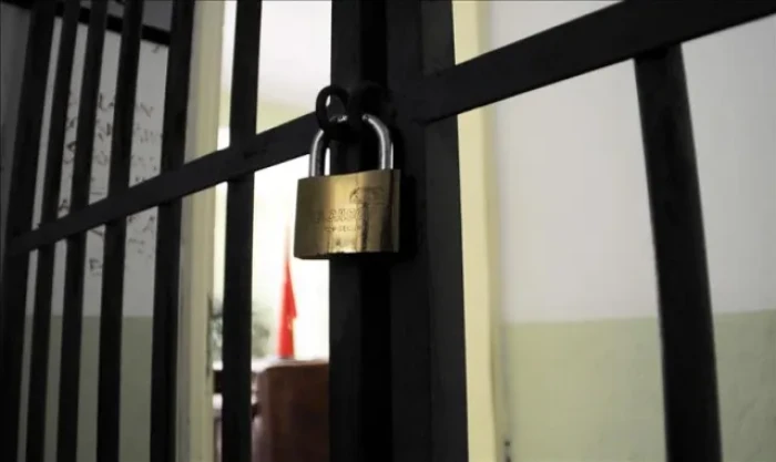 Adana&rsquo;da otoparkta uyuşturucu satarken yakalanan sanığa hapis cezası