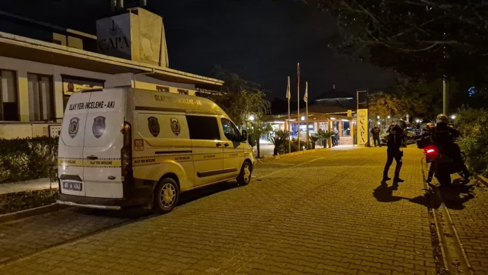 Adana'da restoranda &ccedil;ıkan silahlı kavgada 1 kişi &ouml;ld&uuml;, 1 kişi yaralandı