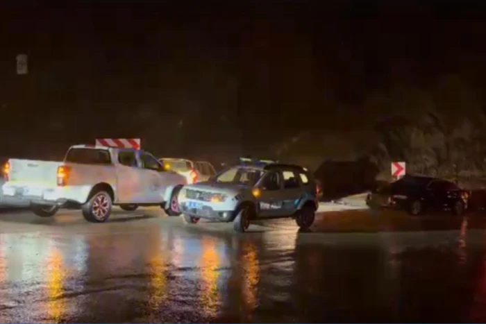 Adana'nın Saimbeyli il&ccedil;esinde sağanak nedeniyle Feke kara yolu ulaşıma kapandı