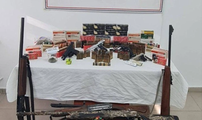 Artvin'de silah ve uyuşturucu operasyonunda 4 kişi gözaltına alındı