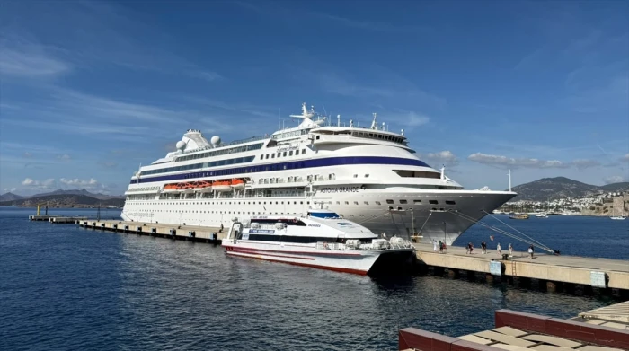 "Astoria Grande" kruvaziyeri Marmaris'e 447 turist getirdi
