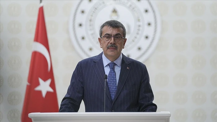 Bakan Tekin, ter&ouml;r &ouml;rg&uuml;t&uuml; YPG/SDG yandaşlarının T&uuml;rk bayrağına saldırısını lanetledi: