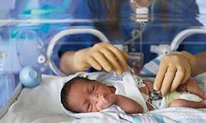 Bebekleri özel hastanelerin yenidoğan servislerine naklederek haksız kazanç sağlanmasına yönelik operasyon