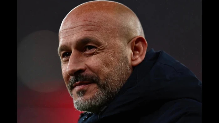 Beşiktaş, teknik direkt&ouml;r Vincenzo Italiano ile g&ouml;r&uuml;şmelere başlandığını KAP'a bildirdi