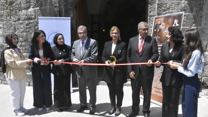 Bitlis Eren &Uuml;niversitesi &ouml;ğrencileri Hazo Hanı'nda sergi a&ccedil;tı