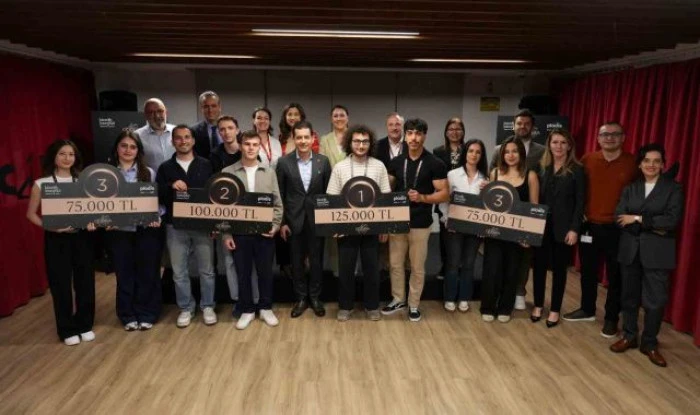 bizz@kamp&uuml;s Pazarlama Fikir Yarışması'nın 15'incisi ger&ccedil;ekleştirildi