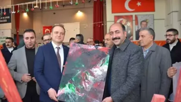 Bulanık'ta Filistinli &ccedil;ocuklar yararına kermes ve resim sergisi d&uuml;zenlendi