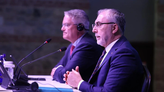 &Ccedil;alışma ve Sosyal G&uuml;venlik Bakanı Işıkhan, OECD Beceriler Zirvesi'nin basın toplantısında konuştu: