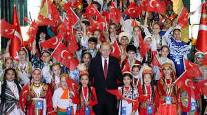 	Cumhurbaşkanı Erdoğan, Türk dünyası çocukları ve TRT Çocuk Şenliği konuk çocuklarıyla bir araya geldi