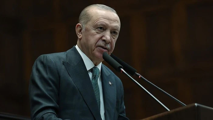 Cumhurbaşkanı Erdoğan:"Emeklilerimizin bayram ikramiyelerini bayram &ouml;ncesi hesaplara yatıyoruz. Bu ayki emekli maaş &ouml;demelerini &ouml;ne &ccedil;ekerek 14 Mart'tan itibaren &ouml;demeye başlıyoruz"