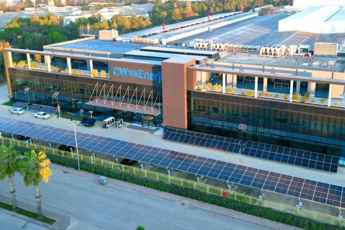 CW Enerji lityum tabanlı batarya depolama sistemleriyle g&uuml;c&uuml;n&uuml; artırıyor