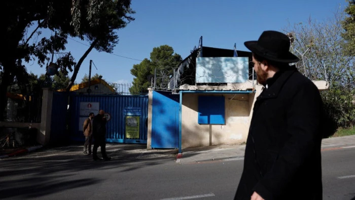 Doğu Kudüs'te baskın düzenlenen UNRWA merkezine İsrail bayrağı çekildi