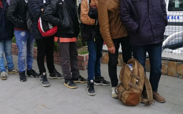 Edirne ve Kırklareli'nde 16 d&uuml;zensiz g&ouml;&ccedil;men yakalandı