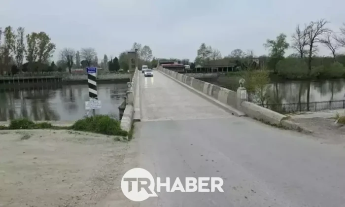 Edirne'de Meri&ccedil; ve Tunca k&ouml;pr&uuml;lerinde ulaşım 12 Ekim'e kadar tek y&ouml;nl&uuml; sağlanacak
