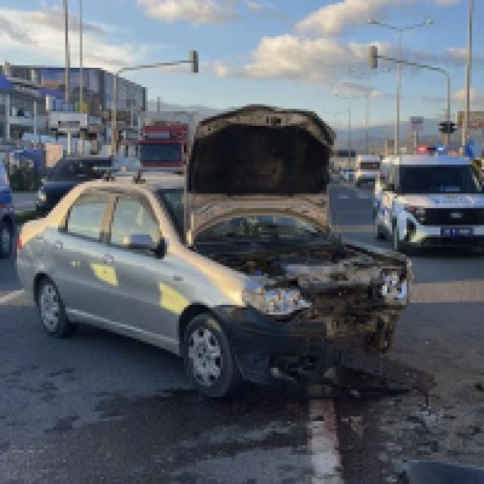 Edirne'de tartıştığı 2 kişiye otomobille &ccedil;arpıp ka&ccedil;an ş&uuml;pheli yakalandı