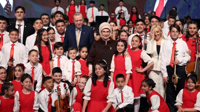 Emine Erdoğan'dan Cumhurbaşkanlığı &Ccedil;ocuk Orkestrası ve Korosu konserine ilişkin paylaşım: