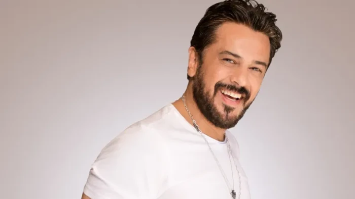 Emre Altuğ 14 Mayıs'ta Zorlu PSM'de konser verecek