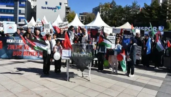 Erzurum'da sağlık çalışanları 104 haftadır Gazze için desteklerini sürdürüyor