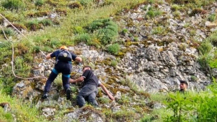 Eskişehir'de mahsur kalan 2 kişi AFAD ekiplerince kurtarıldı