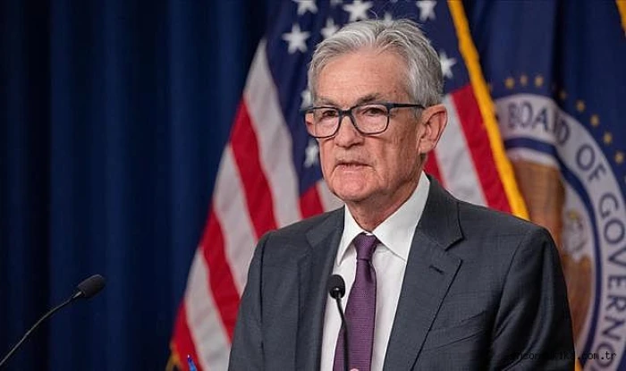 Fed Başkanı Powell, enflasyon ve istihdam risklerinin azaldığını ancak ortadan kalkmadığını belirtti
