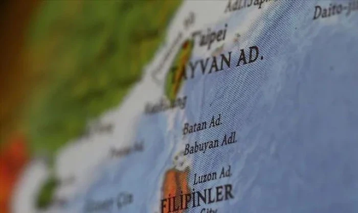 Filipinler &Ccedil;in'e, ihtilaflı Scarborough Sığı'nda g&ouml;r&uuml;ld&uuml;ğ&uuml; iddia edilen yapıyı kaldırma &ccedil;ağrısı yaptı