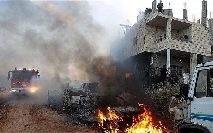 Filistin topraklarını gasbeden İsrailliler, Batı Şeria'da Filistinlilerin araçlarını ateşe verdi