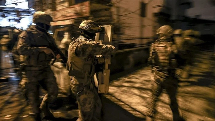 GÜNCELLEME - Çekmeköy'de eve düzenlenen narkotik operasyonunda ağır yaralanan polis şehit oldu